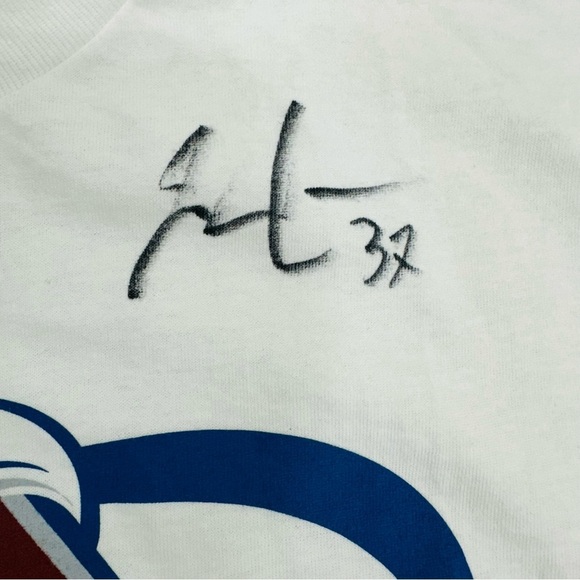 Colorado Avalanche Signed XL T Shirt #83 Matthew Nieto #37 J.T. Compher & Bernie - Picture 9 of 15